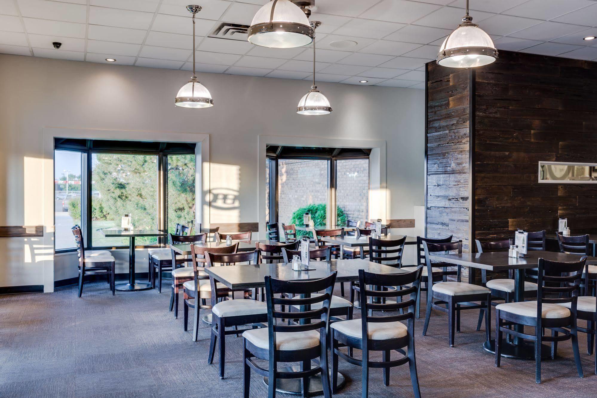 Heritage Inn Hotel & Convention Centre - Taber Extérieur photo