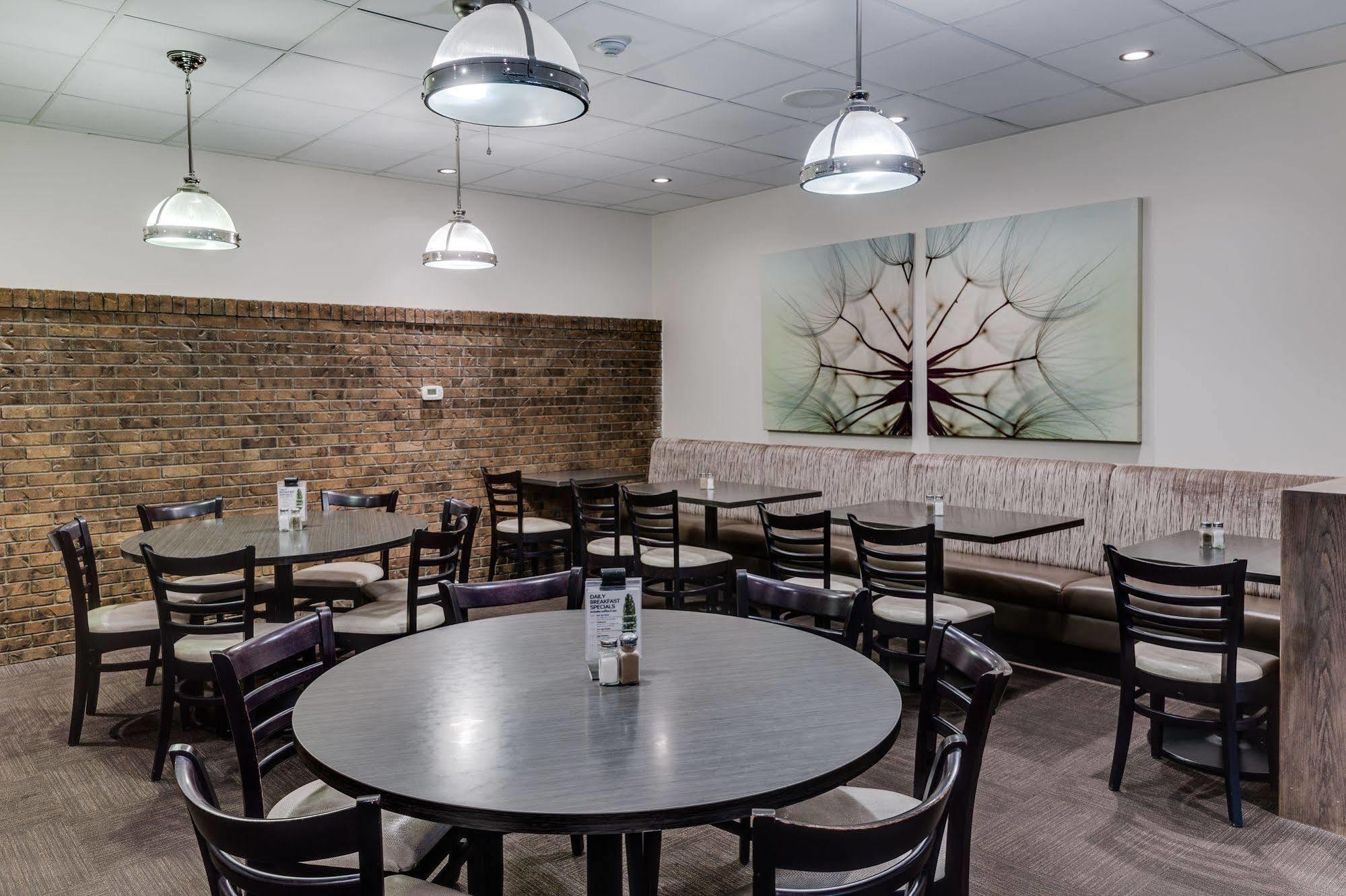 Heritage Inn Hotel & Convention Centre - Taber Extérieur photo